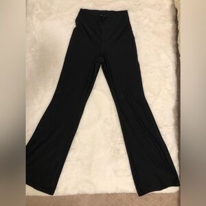 OLD NAVY SIZE S EXTRA HIGH RISE BLACK FLARE YOGA PANTS